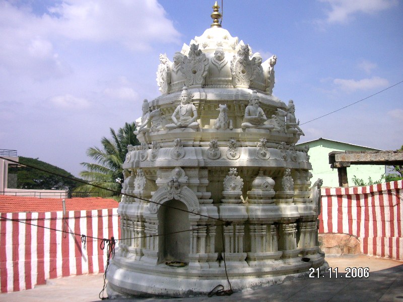 Gavi Gangadhareshwara Temple,Bangalore,Karnataka
