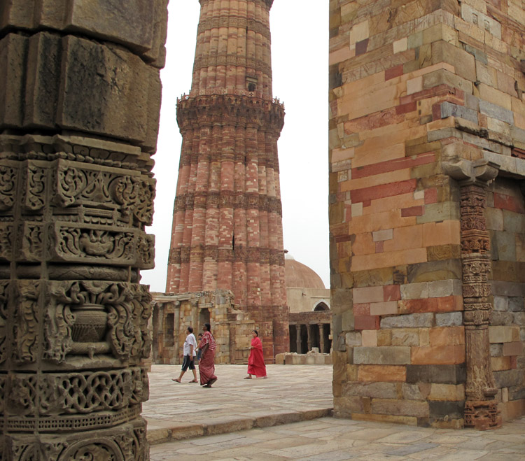 Click for full size image of Qutab Minar Complex (PID:82817) Qutab Minar Complex