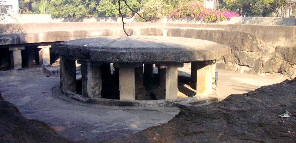 Click for full size image of Pataleshwar cave temple (PID:150248) Pataleshwar cave temple