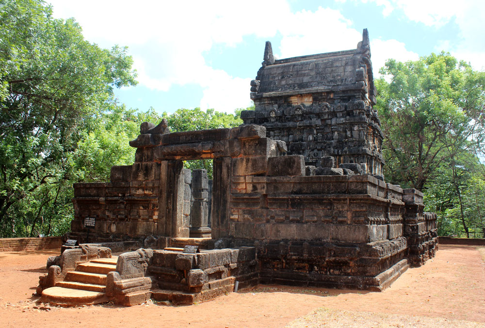 Click for full size image of Nalanda Gedige (PID:137122) Nalanda Gedige