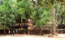 Dhambegoda Bodhisathwa Statue