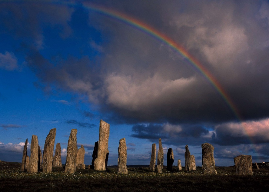 Sample pages from the first comprehensive book about megaliths of Britiain and Ireland to be published in Japan. Image copyright Lithosgraphics