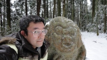 On 12 February 2011, with Saruishi on mount Takatori-yama in snow.