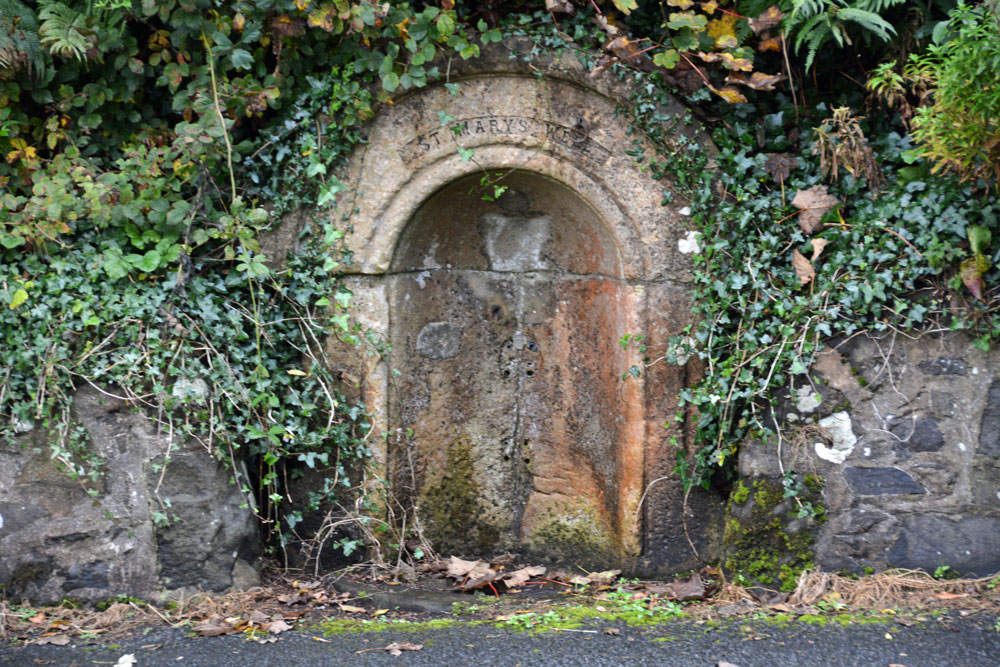 Click for the gallery page to add comments and vote (PID:171990) St Mary's Well (Rothsay)