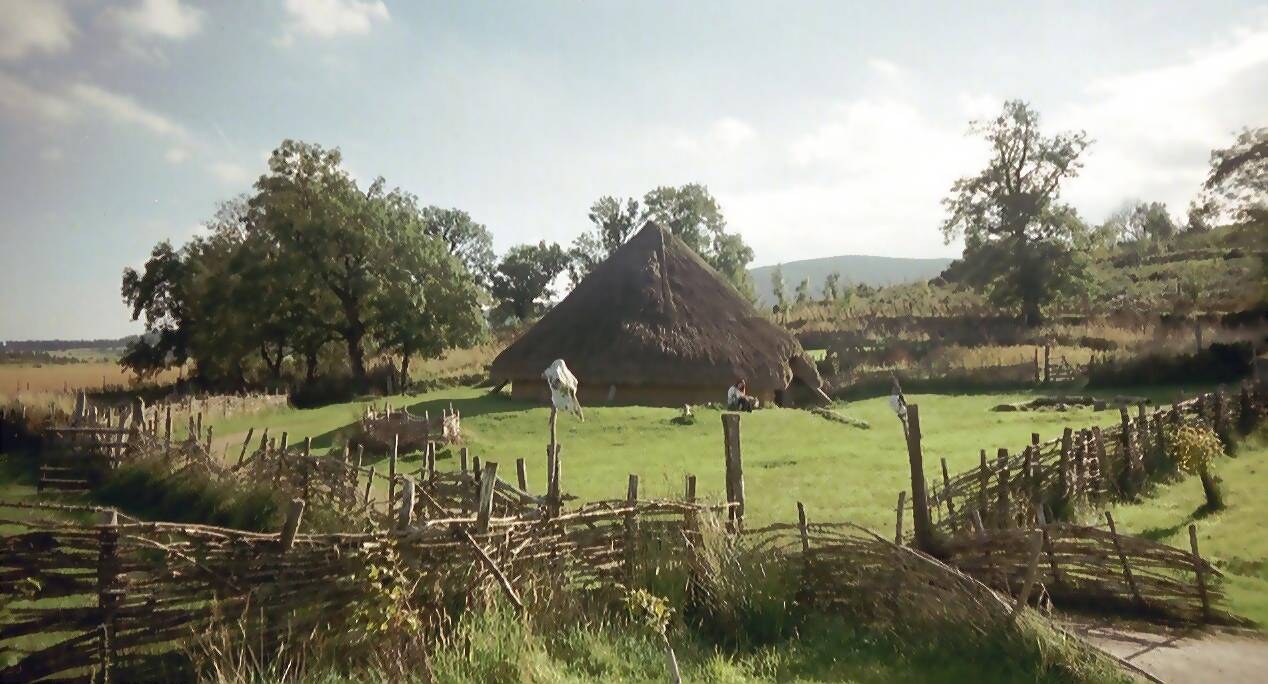 Click for the gallery page to add comments and vote (PID:31028) Archaeolink
