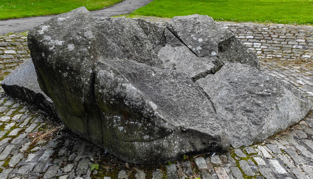 Click for full size image of Bogle Stane (PID:206641) Bogle Stane