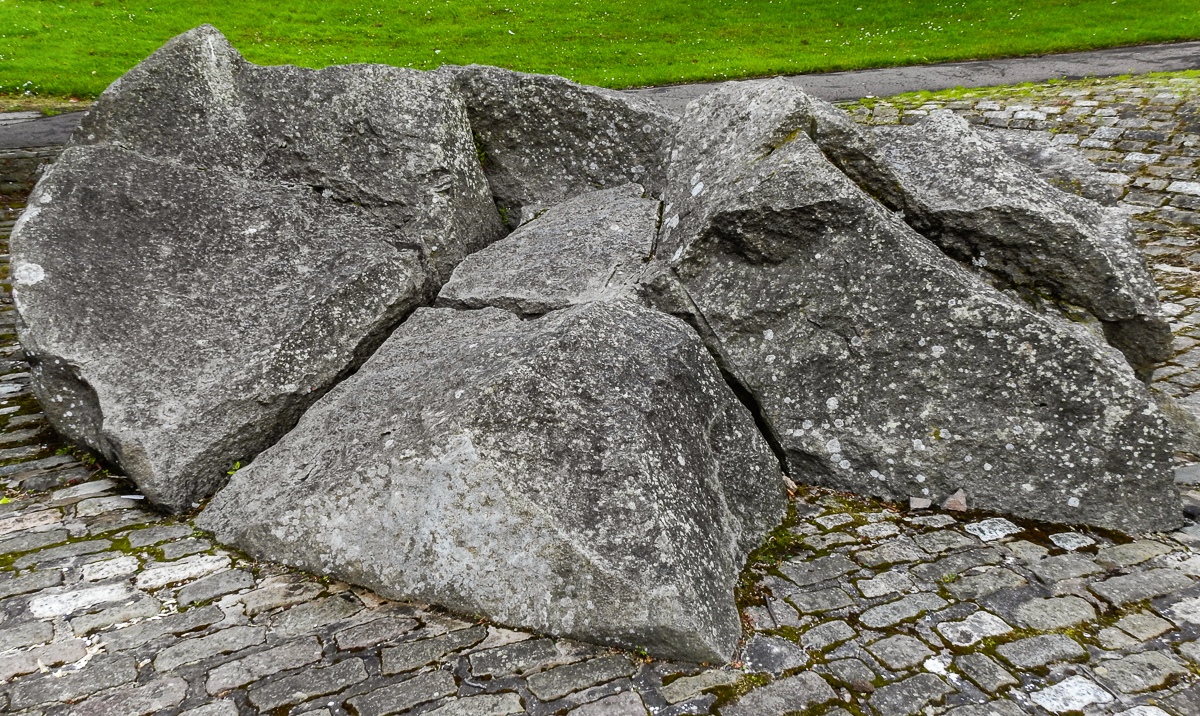 Click for full size image of Bogle Stane (PID:206642) Bogle Stane
