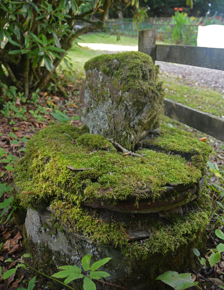 Click for the gallery page to add comments and vote (PID:185412) Cavers Cross