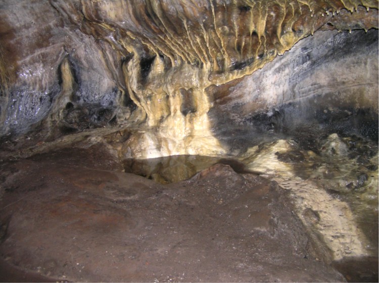 St Fillan’s Well is a small pool of water in St Fillan’s Cave.  St Fillan is the Patron Saint of the mentally ill, and sufferers were taken to the cave in the hope of cure.  They were bound in the cave and left overnight alone to await miraculous intervention.  If their bonds were loosened by morning, it was taken as a sign that they had been cured.