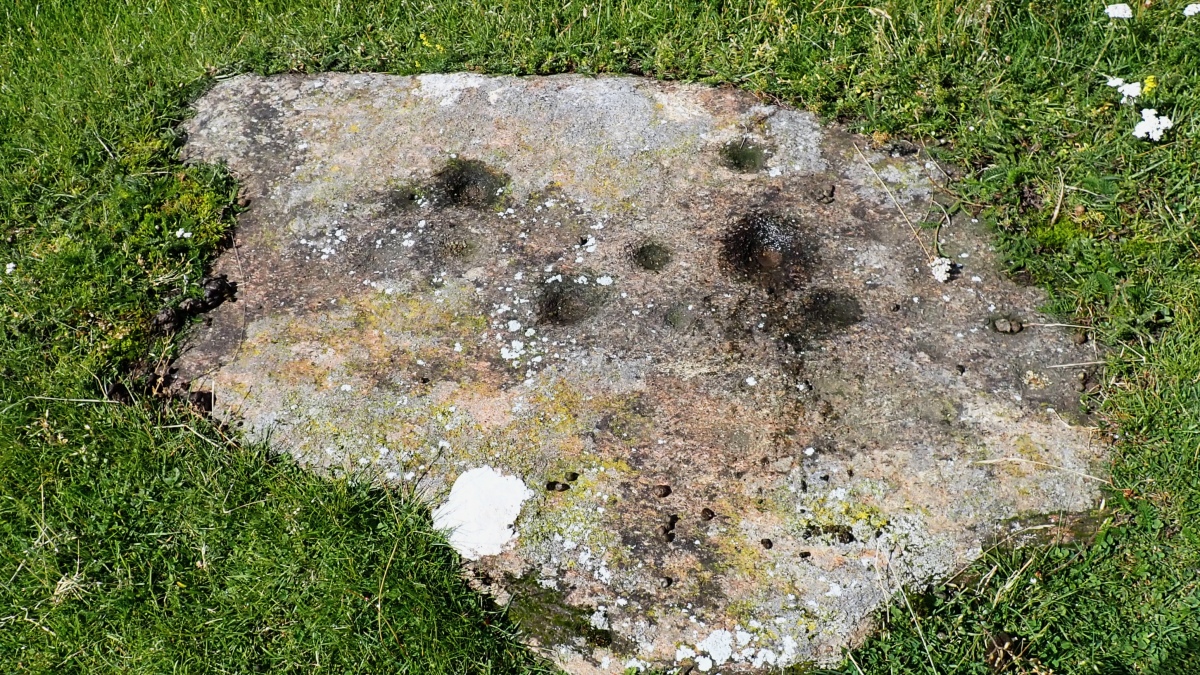 Laggan Hill cup mark boulders