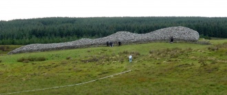 Grey Cairns of Camster : Long Cairn