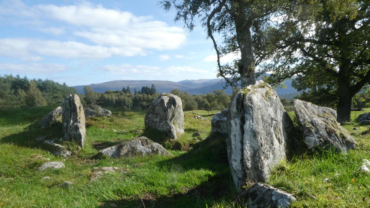 Click for the gallery page to add comments and vote (PID:264127) Kincraig Chambered Cairn