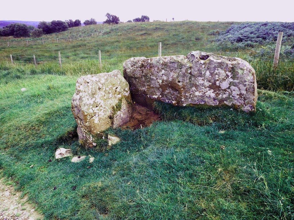 Moss farm chambered cairn