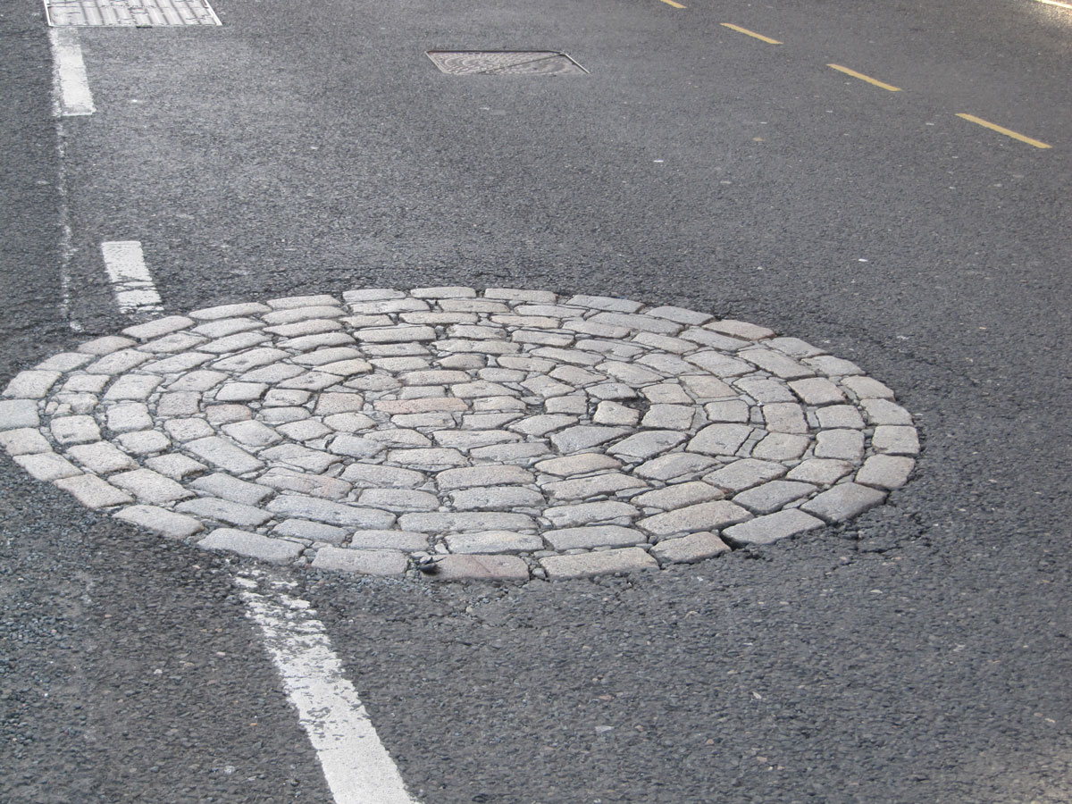 Click for full size image of Girth Cross (Canongate) (PID:203795) Girth Cross (Canongate)