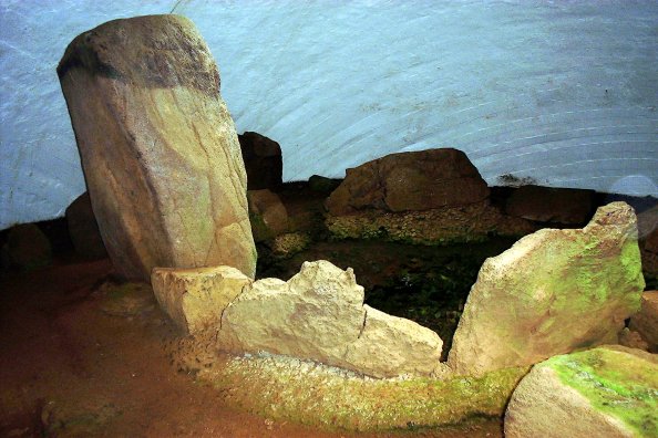 Click for the gallery page to add comments and vote (PID:3860) Cairnpapple Hill