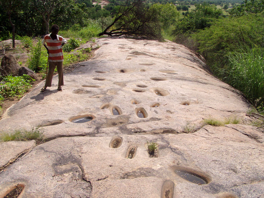 Tareen basin and cup marks