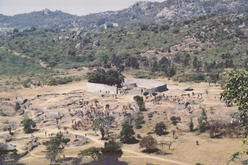 The Great Enclosure taken from the Acropolis.

(my scanned picture from the visit in 1999)

