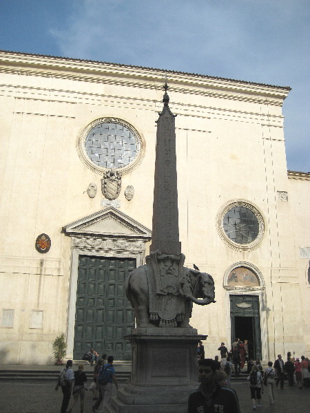 Sais - Piazza Minerva Obelisk