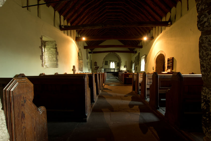Click for full size image of St Martin's Church (Cwmyoy) (PID:92925) St Martin's Church (Cwmyoy)