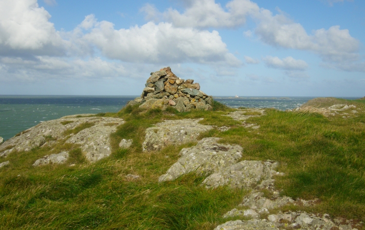 Rhoscryman cairn