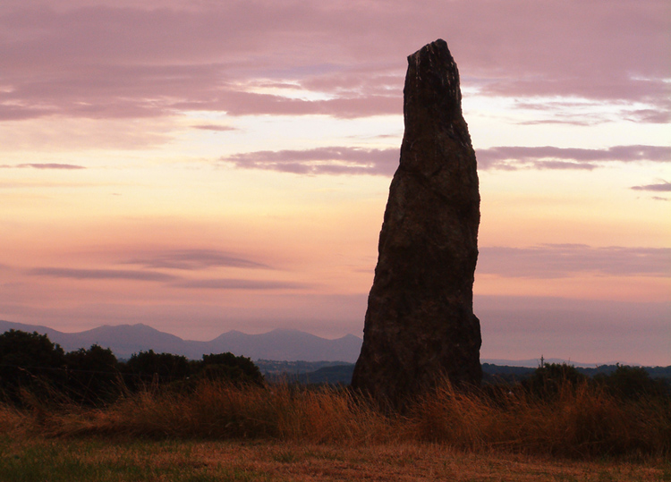 
Taken early morning on 4 July 2006, giving some idea of the fantastic location of this standing stone