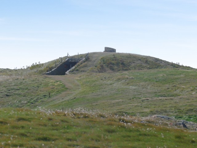 Click for the gallery page to add comments and vote (PID:250652) Barclodiad-y-Gawres (Anglesey)