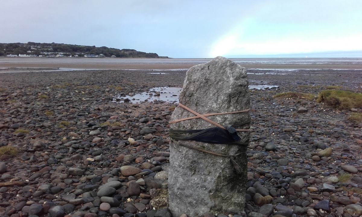 Click for the gallery page to add comments and vote (PID:235277) Traeth Coch Pentraeth Standing Stone