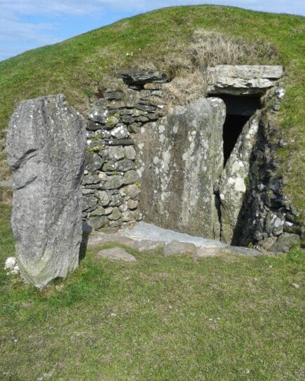 Click for the gallery page to add comments and vote (PID:273365) Bryn Celli Ddu