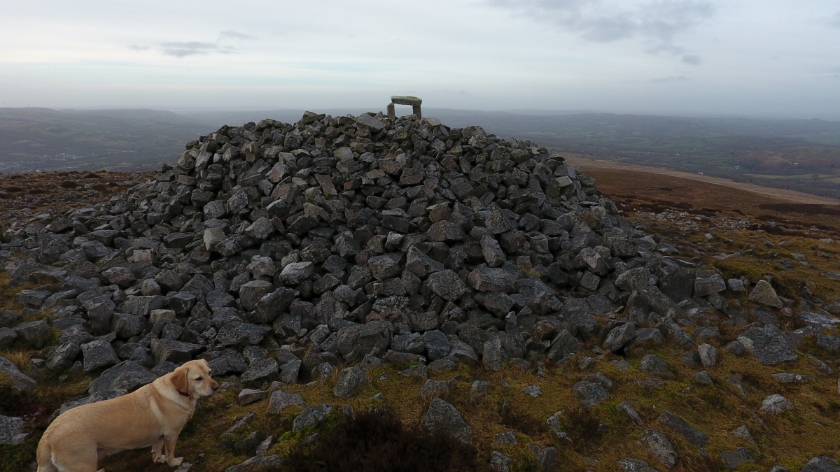 Tair Carn Isaf