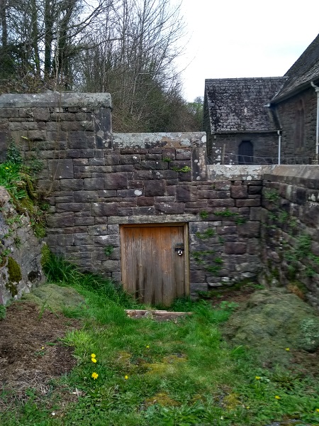 Click for the gallery page to add comments and vote (PID:195554) Ffynnon Gwyddfan