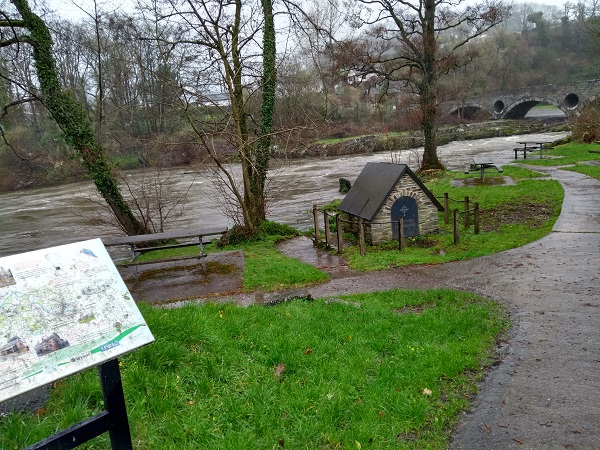 Click for the gallery page to add comments and vote (PID:194725) Ffynnon Llawddog
