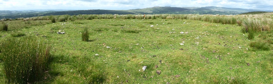 Bodyst Uchaf ring cairn