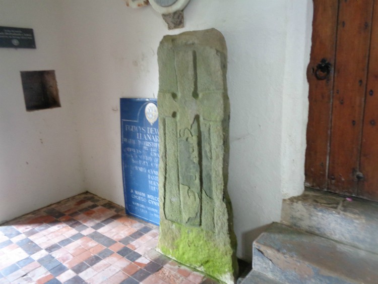 Click for the gallery page to add comments and vote (PID:186053) Cross of Gurhirt (Llanarth)