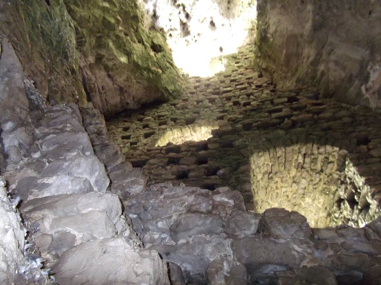 Click for the gallery page to add comments and vote (PID:103954) Culver Hole (Port Eynon)