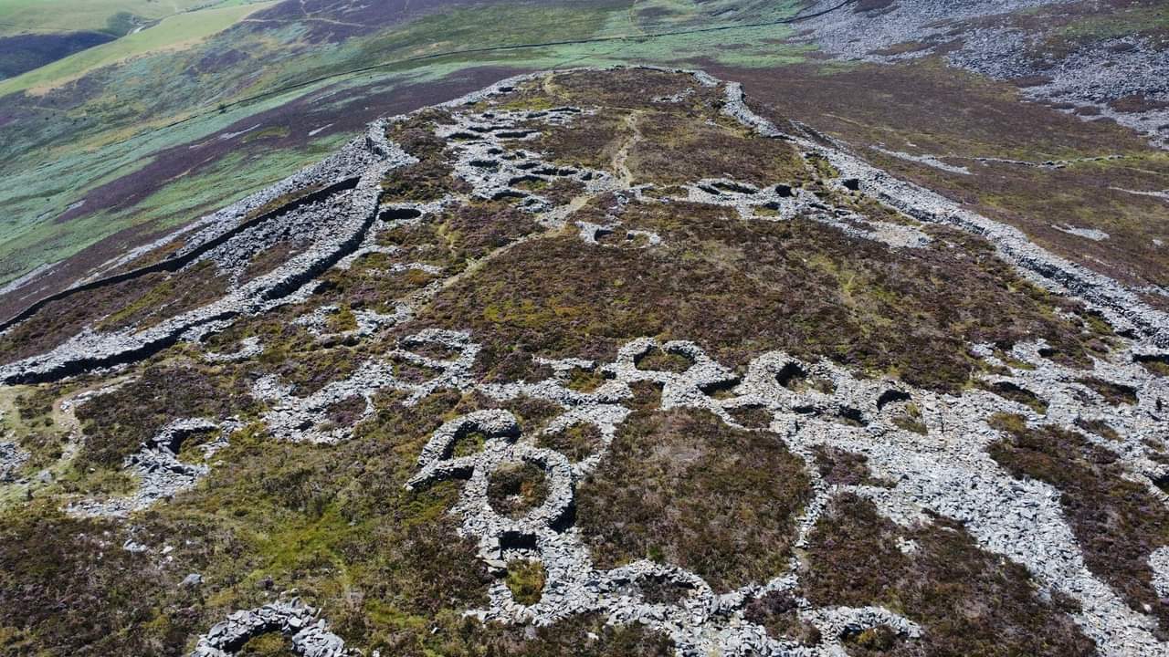 Click for the gallery page to add comments and vote (PID:267563) Tre'r Ceiri