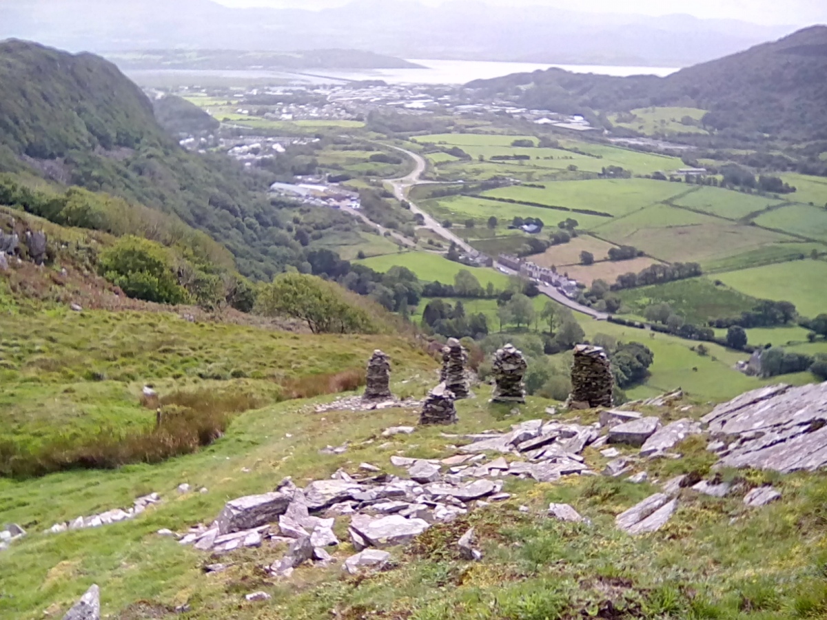 Click for the gallery page to add comments and vote (PID:214801) Cairns east of Graig Y Gesail