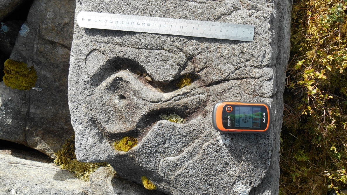 Click for the gallery page to add comments and vote (PID:163092) Llyn Du Carved stone
