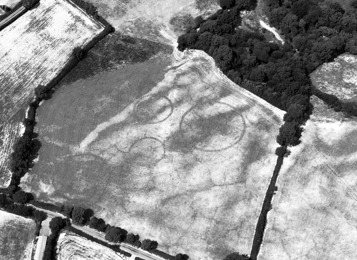 Ffynnongroes or Crosswell Barrow Cemetery
