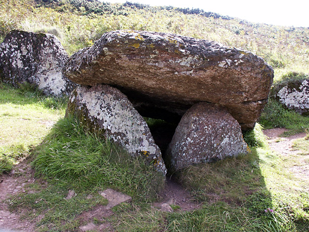 Click for the gallery page to add comments and vote (PID:8846) King's Quoit, Manorbier
