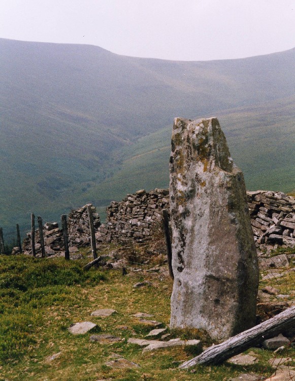 Click for the gallery page to add comments and vote (PID:17367) Maen Llwyd (Powys)