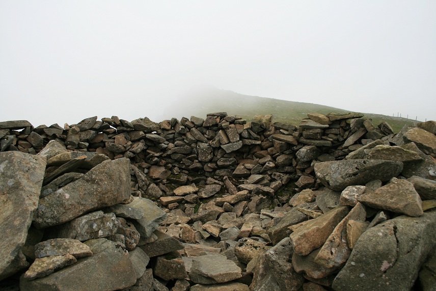 Click for full size image of Cader Berwyn Cairn 2 (PID:96968) Cader Berwyn Cairn 2