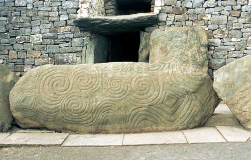 http://www.megalithic.co.uk/mm/bigpic11/newgrange_spirals4hi.jpg