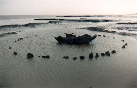 seahenge1.jpg (20014 bytes)